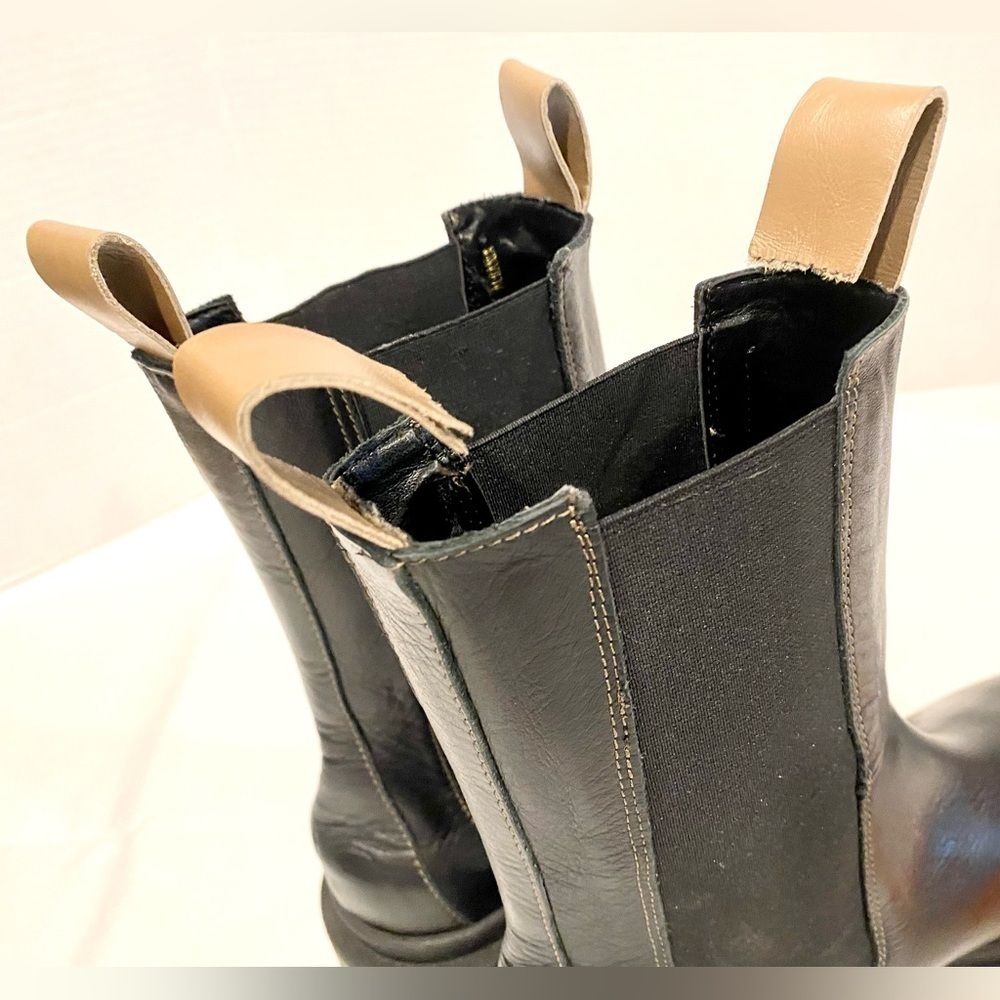 NWOT — Carvela Leather Ankle Boots with Pull Tabs Size 7 (38 eu) - Picture 9 of 11